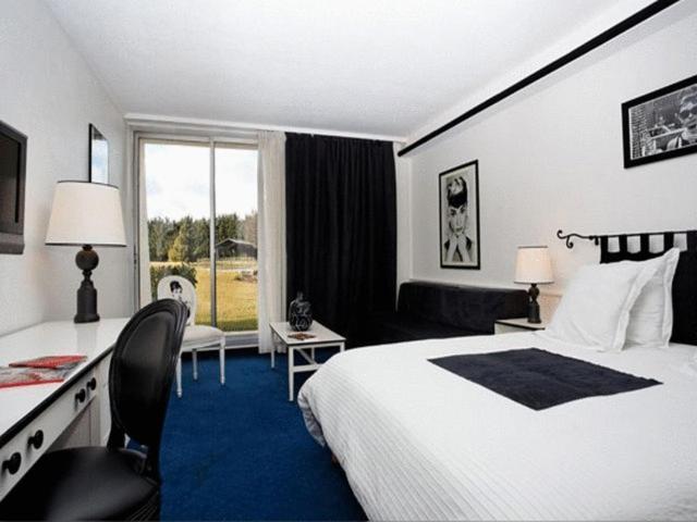 Hotel Le Relais Des Chartreux 3*